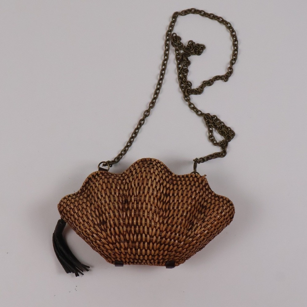 Kayu Woven Rattan Shell Crossbody Bag Brown Wicker Tassel Chain Small